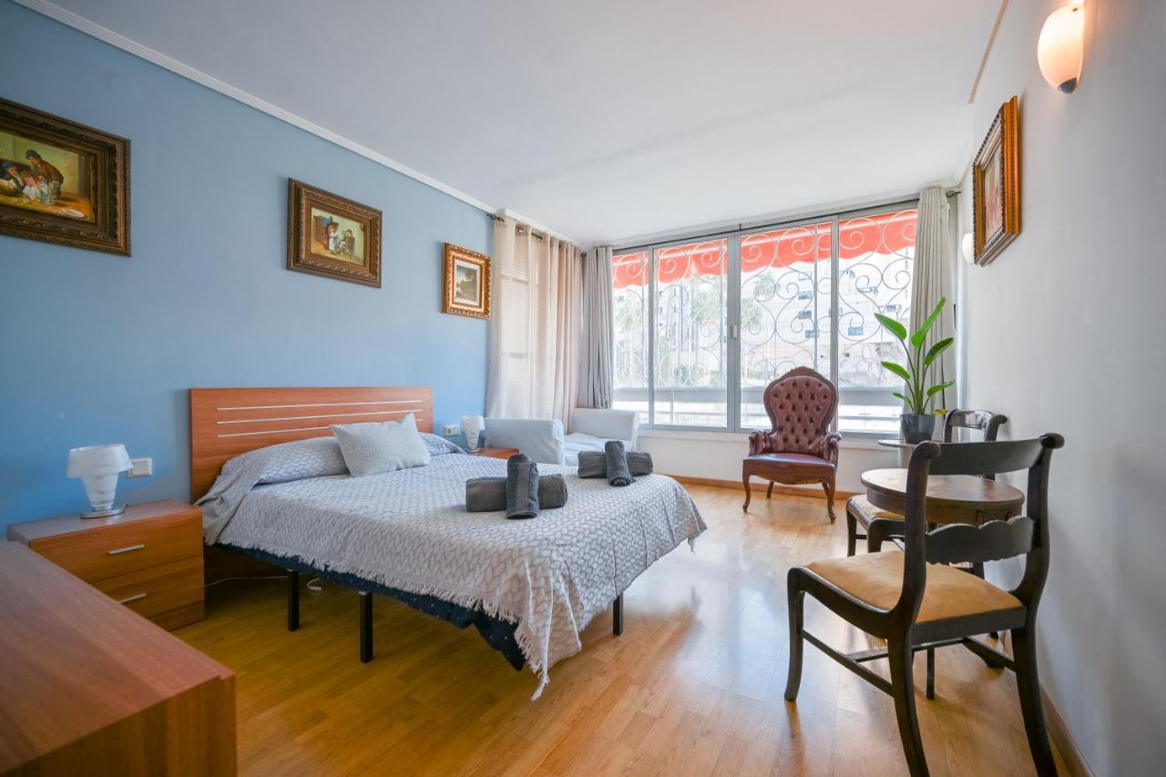 Beautiful Parque Loix 4 Bedroom Apartment Shared Pool, Tennis Court Бенидорм Экстерьер фото