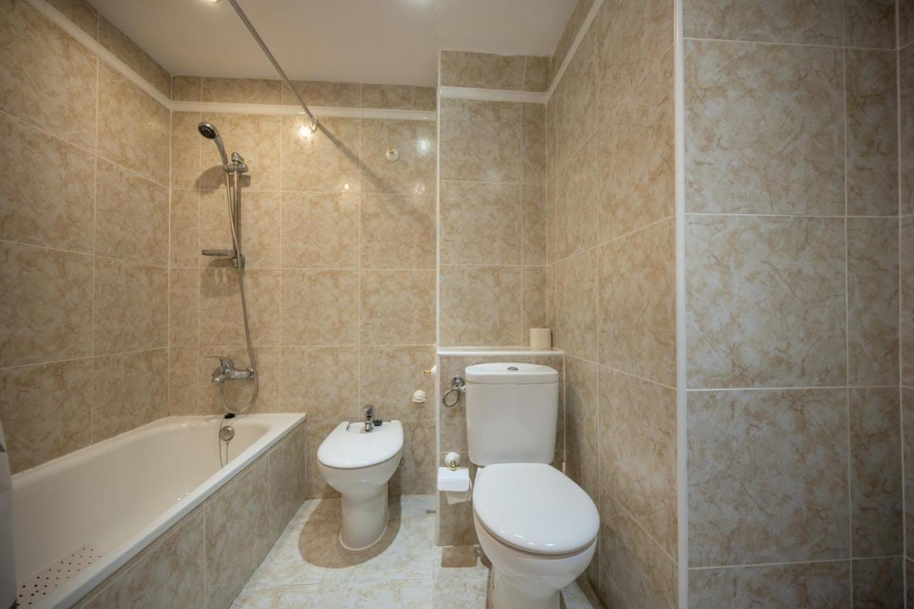 Beautiful Parque Loix 4 Bedroom Apartment Shared Pool, Tennis Court Бенидорм Экстерьер фото